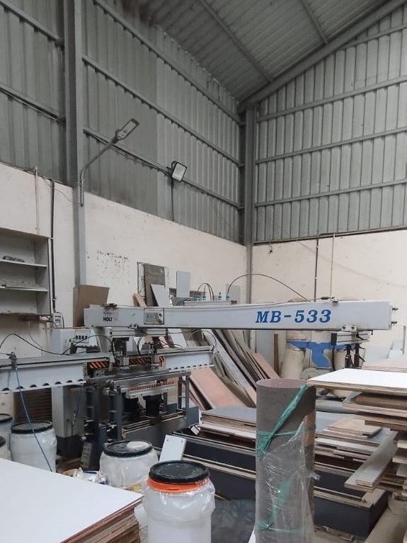 Cutting and sizing station on the Padmodya workshop floor